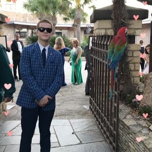 Meet your Posher, Ethan